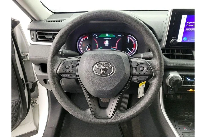 $26998 : Toyota RAV4 2024 AWD LE 4dr image 10