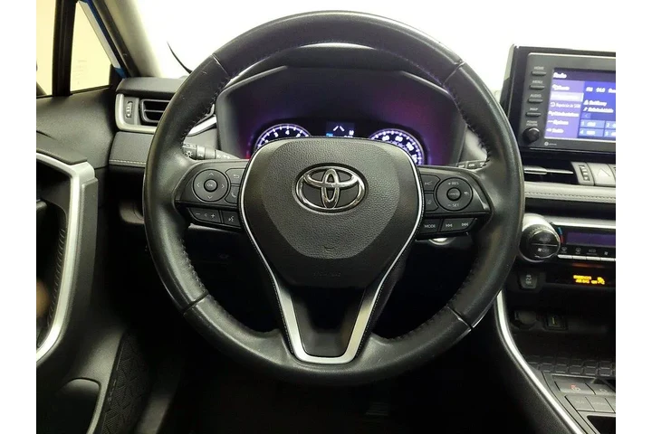 $26998 : Toyota RAV4 2021 XLE Premium image 10