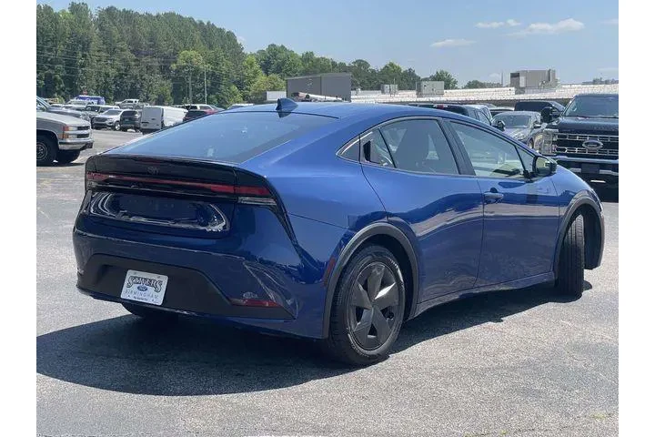 $25790 : Toyota Prius 2024 LE 4dr Hat image 3