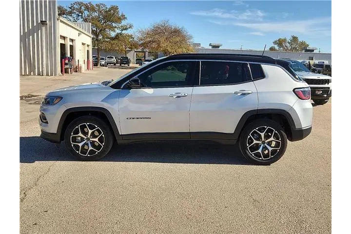 $29995 : Jeep Compass 2025 4x4 Limite image 2