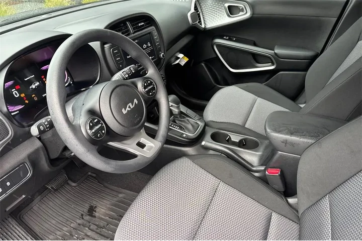 $18913 : Kia Soul 2025 LX 4dr Crossov image 10