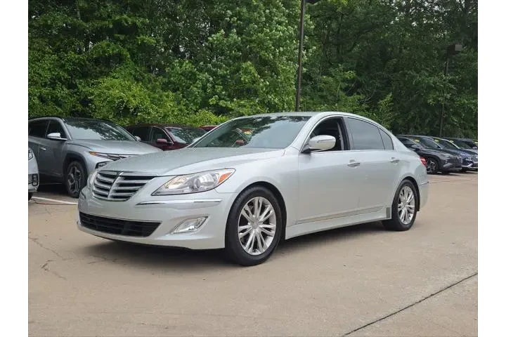$12500 : Hyundai Genesis 2013 3.8L 4d image 1