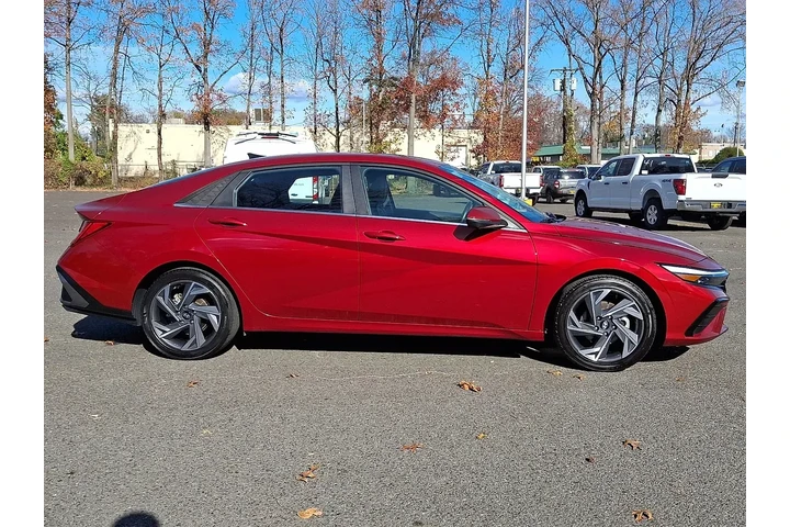 $17995 : Hyundai ELANTRA 2024 Limited image 8