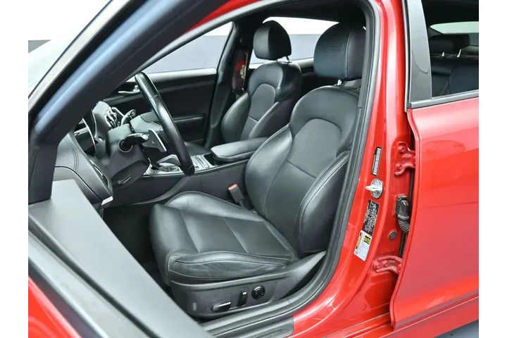 $26225 : Kia Stinger 2023 GT-Line 4dr image 10