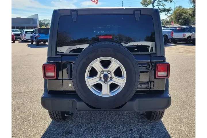 $16885 : Jeep Wrangler Unlimited 2019 image 7