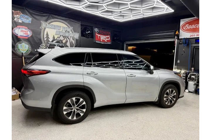$18995 : 2020 Highlander image 2