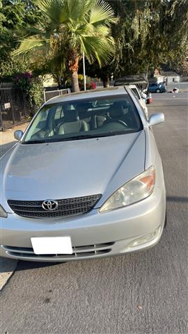 $4600 : 2004 Toyota Camry XLE Senda 4D image 3