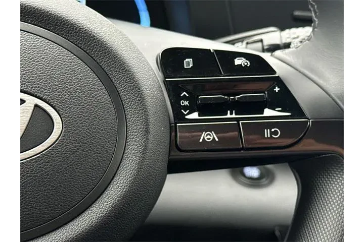 $19550 : Hyundai ELANTRA 2025 SEL Spo image 10