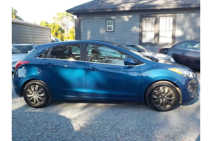$7981 : 2016 Elantra GT 2.0L 6A image 6