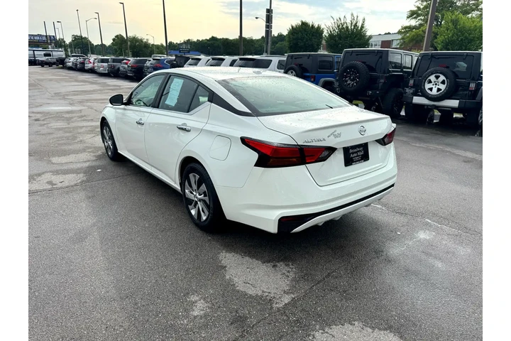 $12980 : 2020 Altima 2.5 S Sedan image 4
