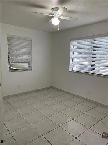 $800 : charming HOME ..Hialeah, FL image 3