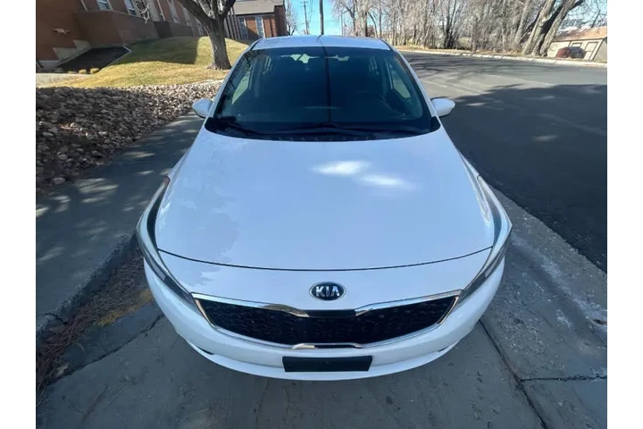 $7900 : 2017 Forte LX image 7