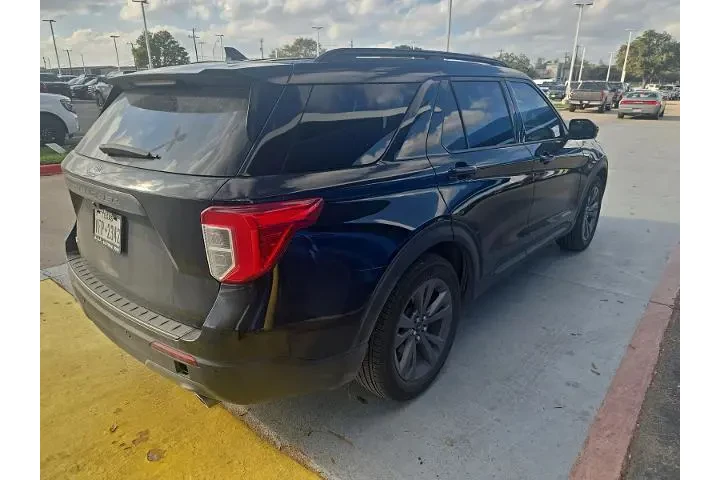$27998 : Ford Explorer 2023 XLT 4dr S image 3