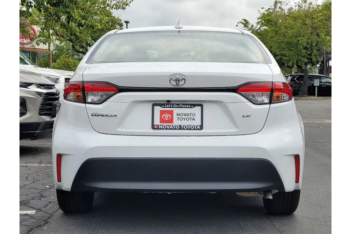 $23599 : Gold Certified 2025 Corolla LE image 7