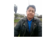 Caballero alto y maduro en Lima