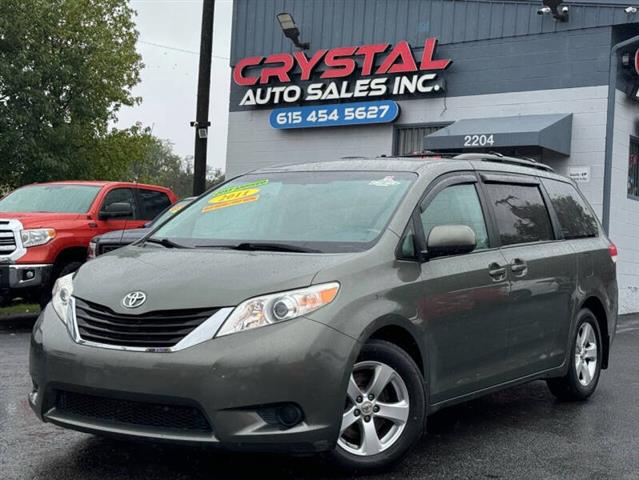 $11995 : 2011 Sienna LE 8-Passenger image 2