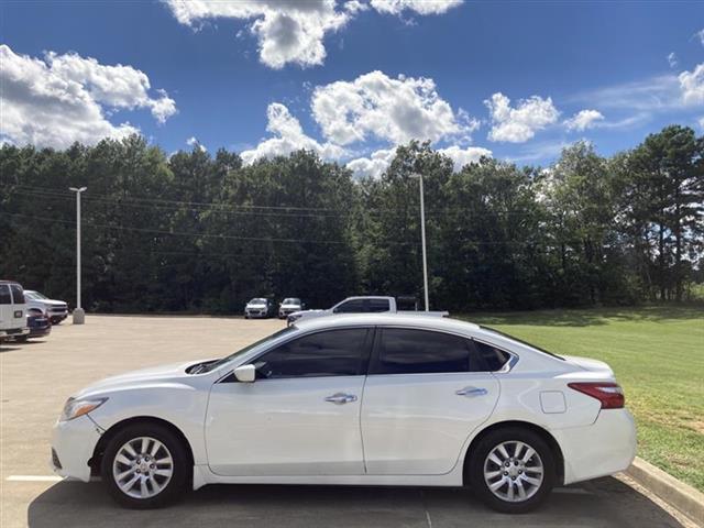 $8555 : 2016 Altima 2.5 S image 4