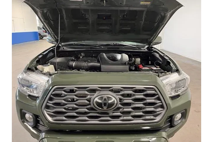 $37512 : Toyota Tacoma 2021 4x4 TRD S image 9
