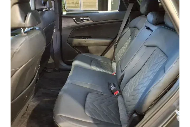 $39928 : Kia Sportage Plug-In Hybrid image 9