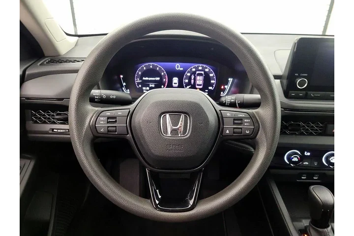 $25998 : Honda Accord 2023 LX 4dr Sed image 10