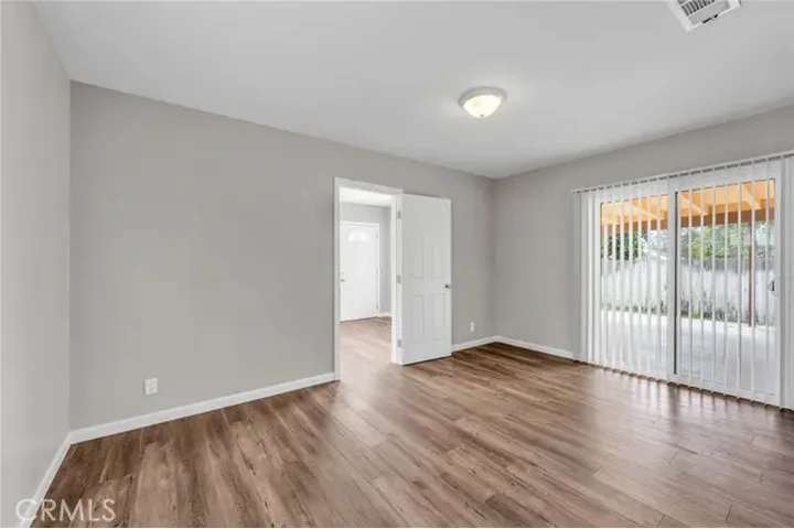 $2700 : CASA CON UTILIDADES INCLUIDAS image 3