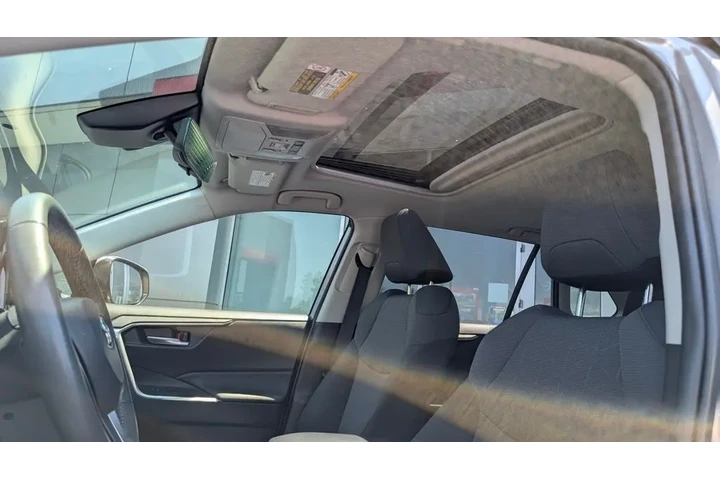 $30399 : 2021 RAV4 Hybrid XLE image 5