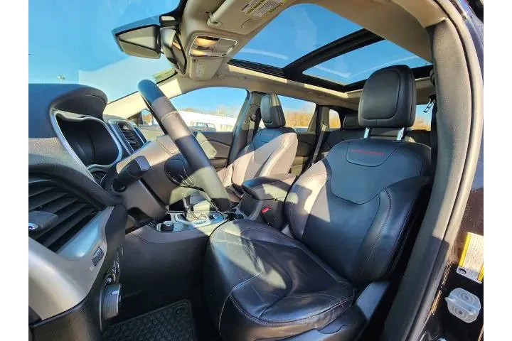 $7576 : Jeep Cherokee 2014 4x4 Trail image 8