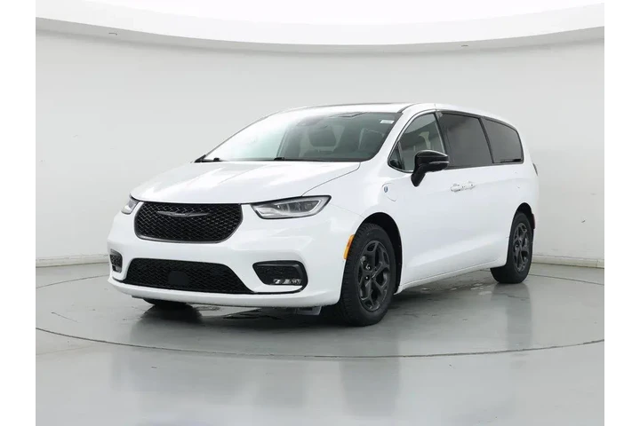 $31998 : Chrysler Pacifica Plug-In Hy image 4