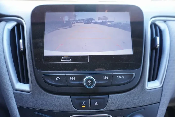 $16888 : Chevrolet Malibu 2022 LT 4dr image 7