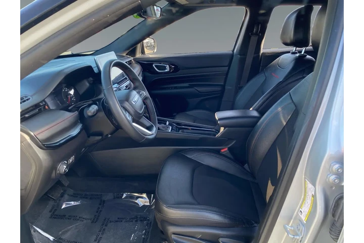 $27518 : Jeep Compass 2024 4x4 Trailh image 9