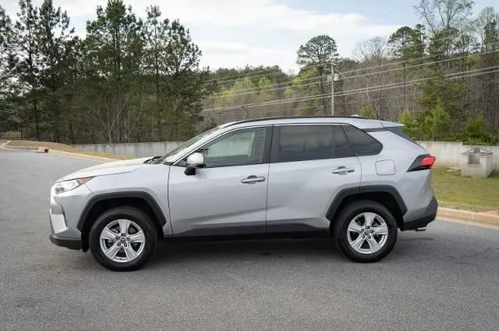$24987 : Toyota RAV4 2021 XLE 4dr SUV image 5