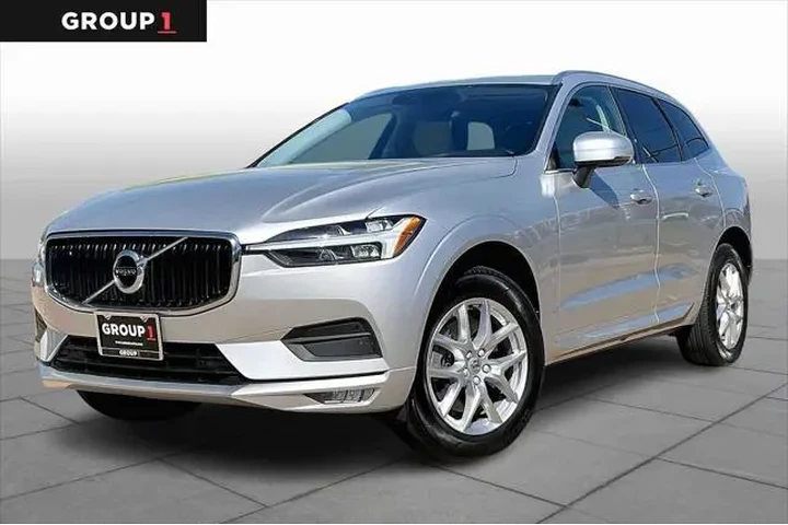 $15576 : Volvo XC60 2021 AWD T6 Momen image 1