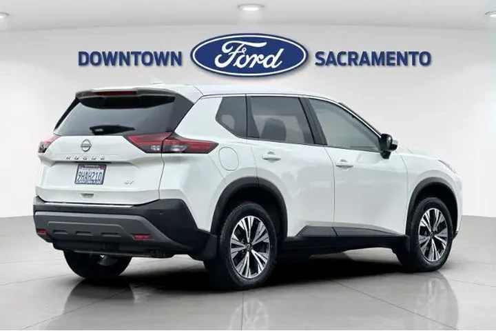 $21893 : Nissan Rogue 2023 SV 4dr Cro image 3