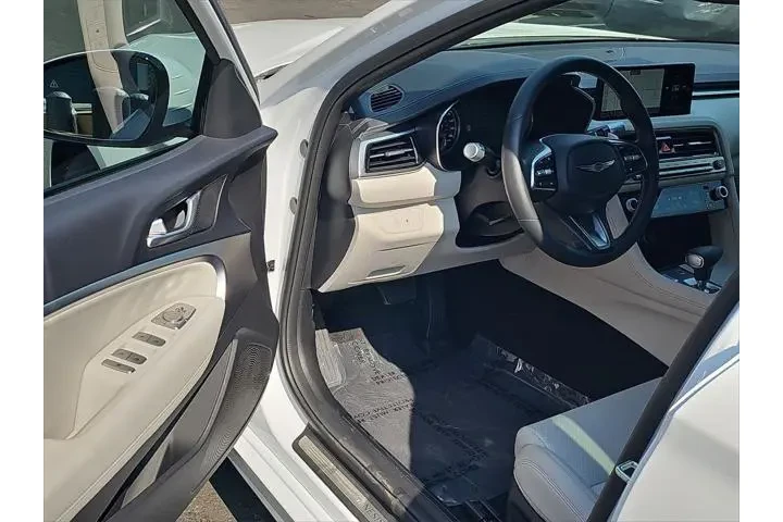 $32500 : Genesis G70 2025 AWD 2.5T St image 10