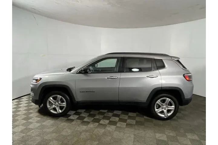 $18993 : Jeep Compass 2024 4x4 Latitu image 2