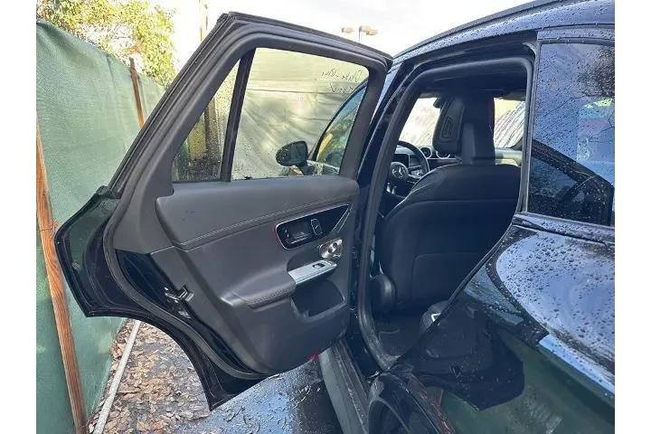 $39489 : Mercedes-Benz GLC 2023 GLC 3 image 10