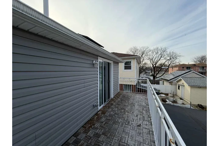 $1200 : Se renta habitación con balcon image 6