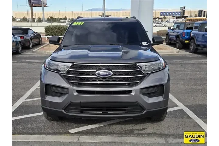 $23378 : Ford Explorer 2021 XLT 4dr S image 2