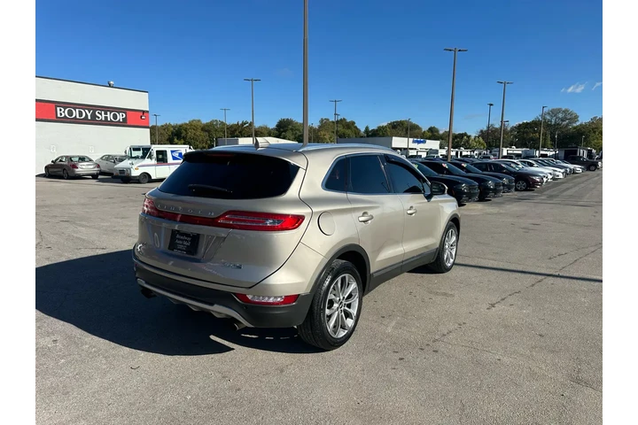 2015 MKC AWD 4dr image 2