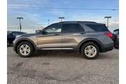 $27716 : Ford Explorer 2023 AWD XLT 4 thumbnail
