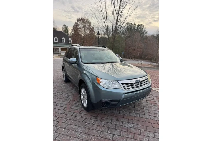 $4500 : 2011 Forester 2.5X Premium image 3