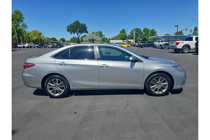 $8995 : Toyota Camry 2016 SE 4dr Sed image 3