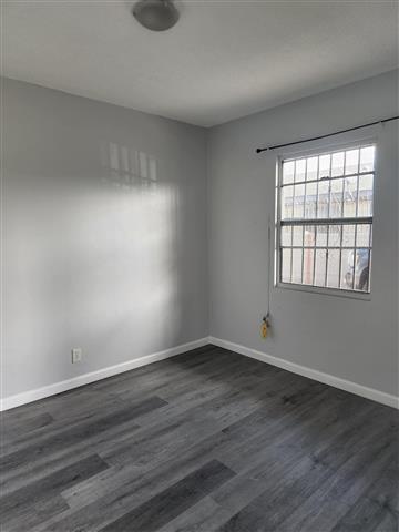 $2199 : Apt  2 recs/1 bano-Planta baja image 5