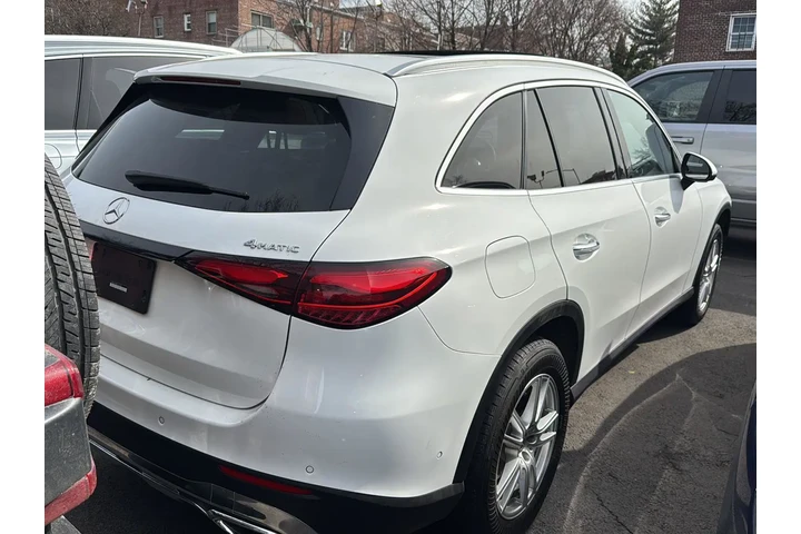 $27990 : Mercedes-Benz GLC 2023 AWD G image 7