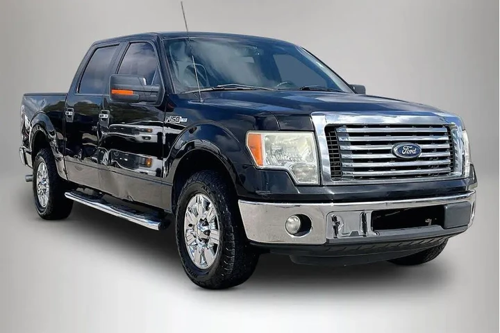 $3500 : Ford F-150 2012 4x2 XL 4dr S image 1