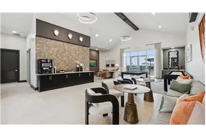 $2360 : Rental property with 3 bedro image 6