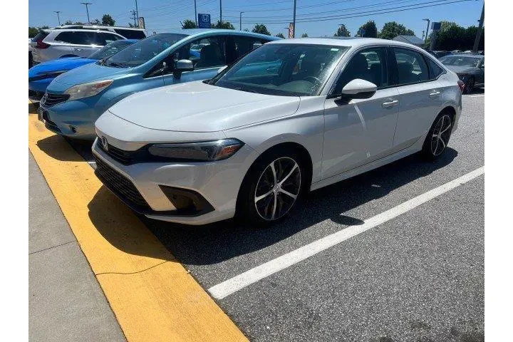 $28431 : Honda Civic 2023 Touring 4dr image 2