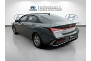 $17999 : Hyundai ELANTRA 2025 SE 4dr thumbnail