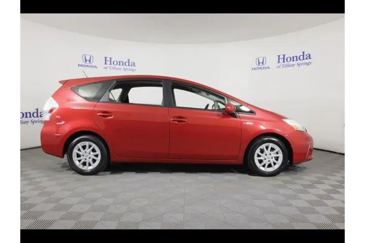 $12875 : Toyota Prius v 2013 Three 4d image 8