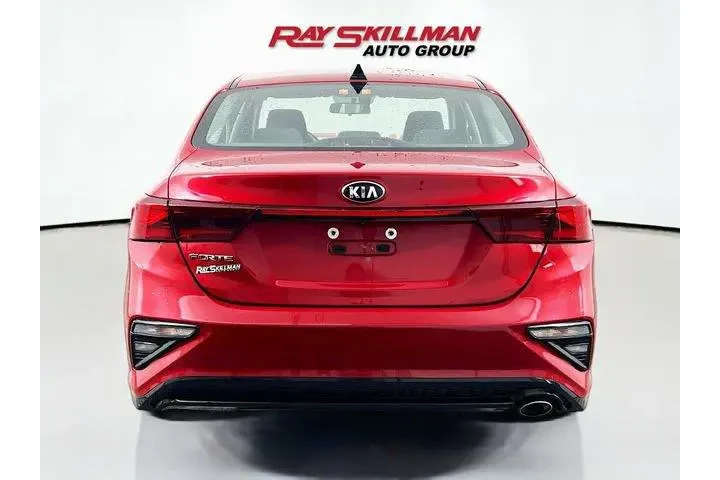 $12975 : Kia Forte 2019 LXS 4dr Sedan image 6